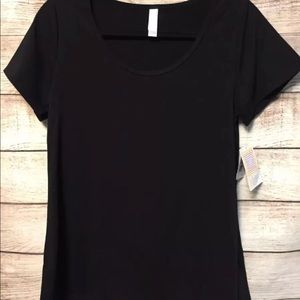 Lularoe UNICORN SOLID BLACK small classic T